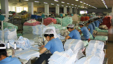 how to purchase towels, about cotton towels, bath towels, kitchen towel, bamboo towel, hand towels, wash cloth, beach towels, about towels, how towels are made, making towels, types of yarn, cotton yarn, bamboo yarn, low twist towels, how to buy towels, where to buy towels, luxury Towels, bath sheets, tub mat, large towels, oversized towels, quick dry towels, Christmas towels, Holiday towels, carded cotton, combed cotton, egyptain cotton, Pima cotton, Supima cotton, largest towel factories, best towel factories, best producers of towels, biggest towel mills, biggest towel factory, top towel producers, towels, bath towel, towels, beach towels, Kids towel, towel sets, bath towel sets, towel wash cloth. egyptian cotton towels, hydro cotton,